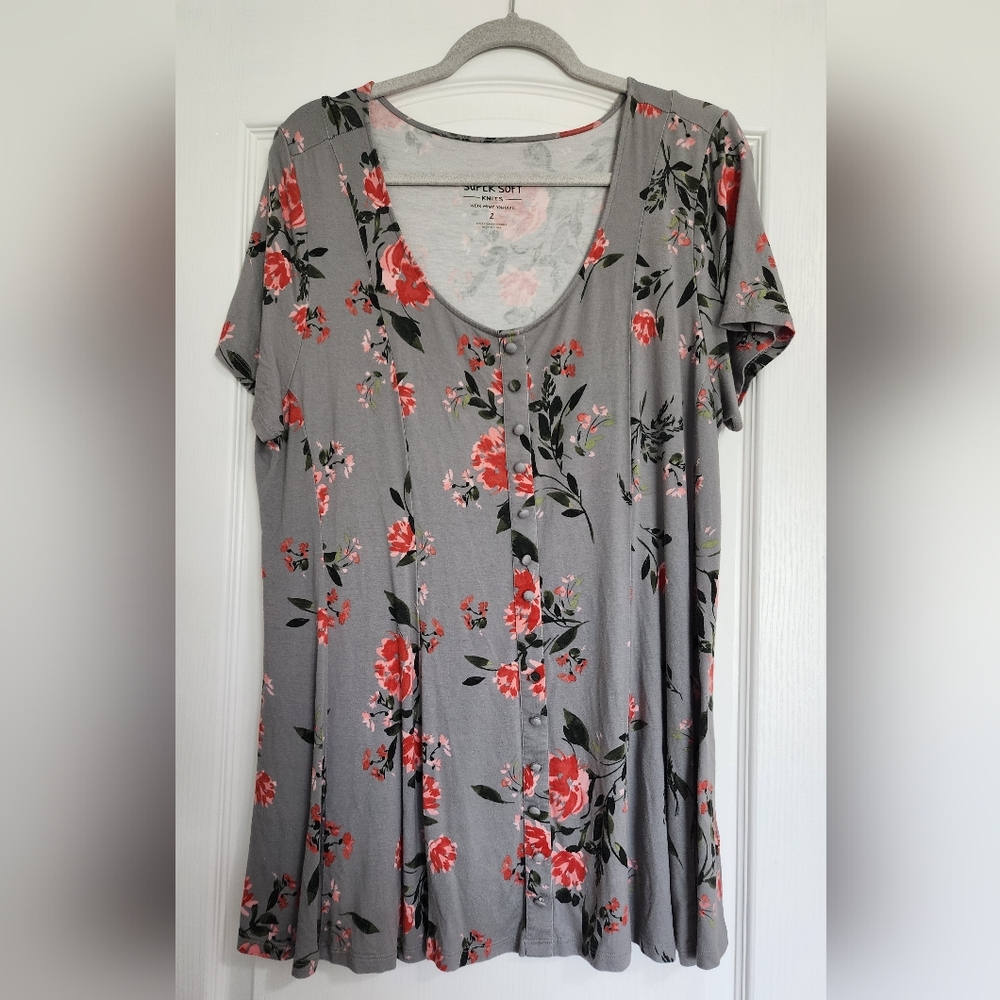 Torrid 2, super soft knit top, gray with floral pattern